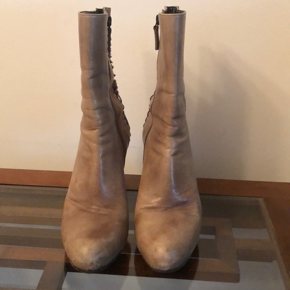 Tan Leather Heeled Boots - Picture 2 of 5
